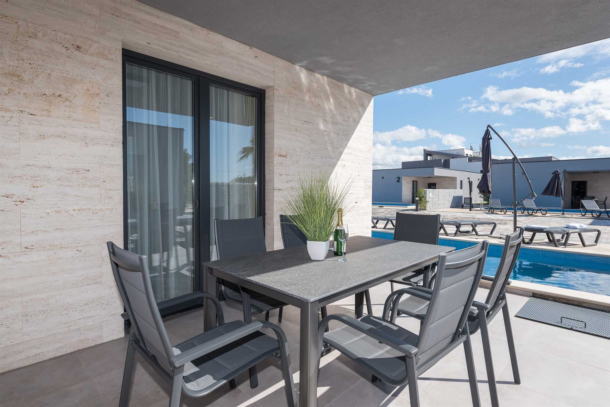 Obiteljska kuća za odmor s bazenom za 4-6 osoba | Fitness i Spa centar | Sportski tereni