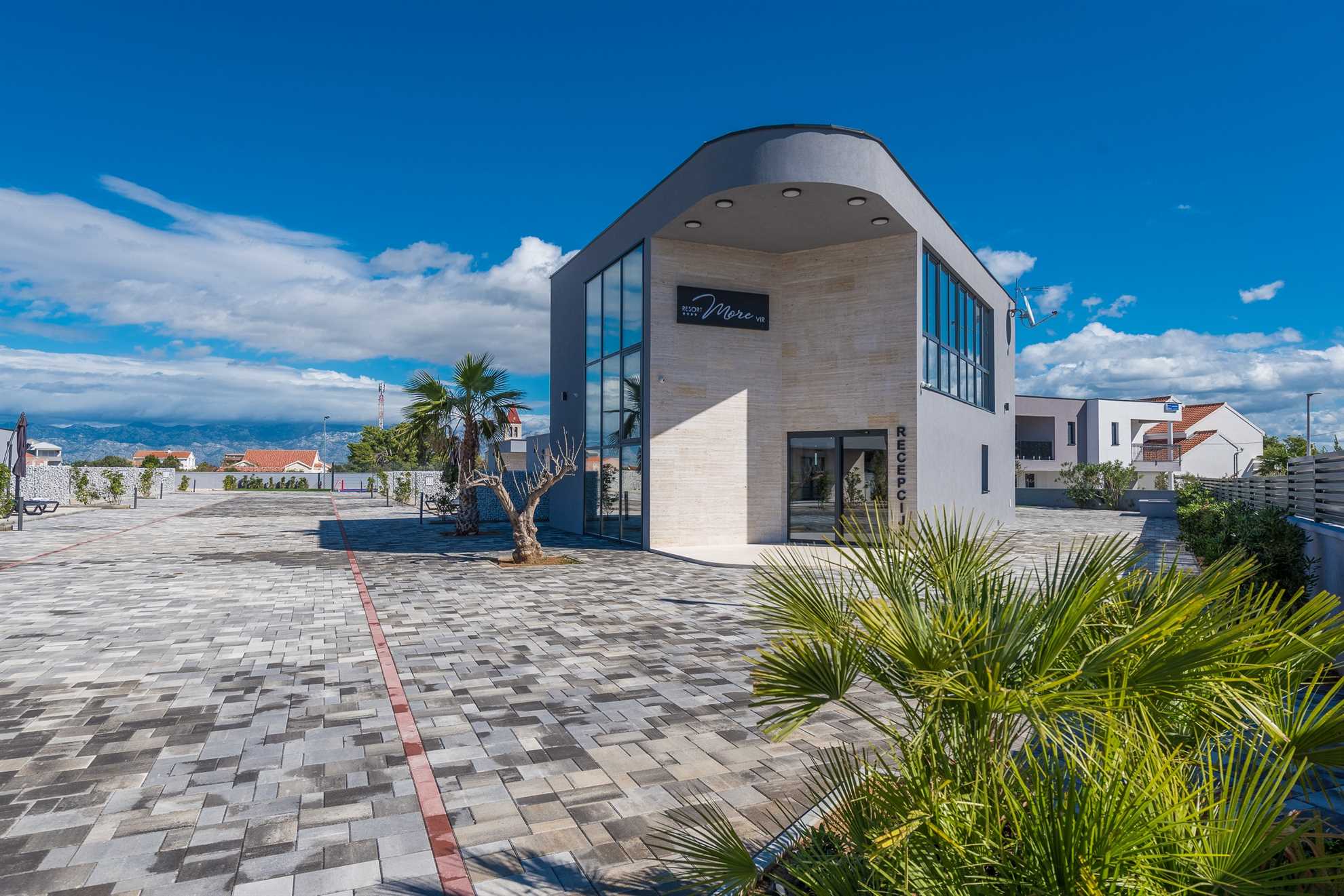 Obiteljska kuća za odmor s bazenom za 4-6 osoba | Fitness i Spa centar | Sportski tereni