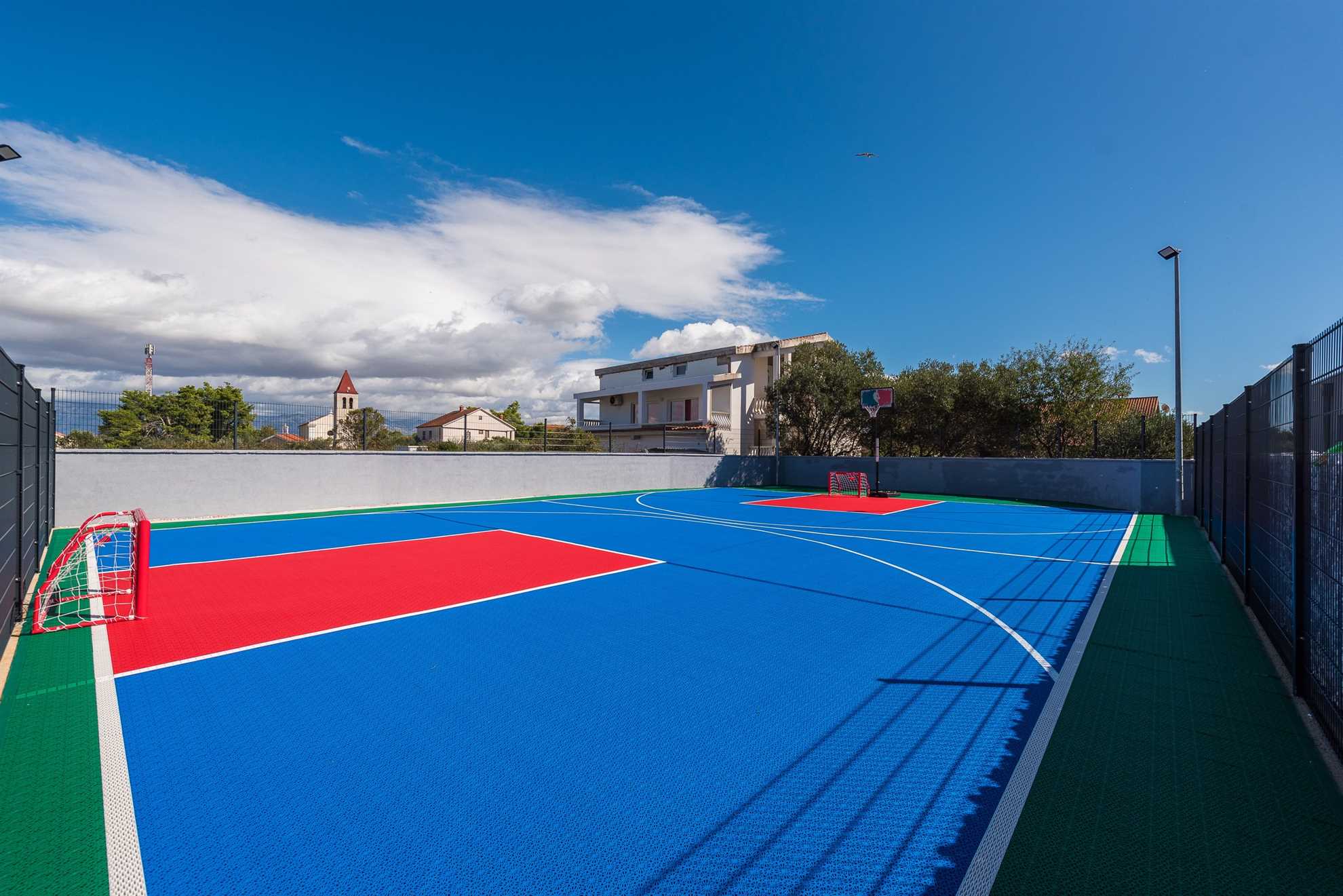 Obiteljska kuća za odmor s bazenom za 4-6 osoba | Fitness i Spa centar | Sportski tereni