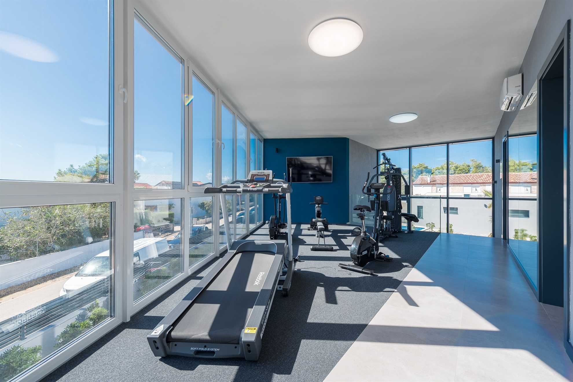 Obiteljska kuća za odmor s bazenom za 4-6 osoba | Fitness i Spa centar | Sportski tereni