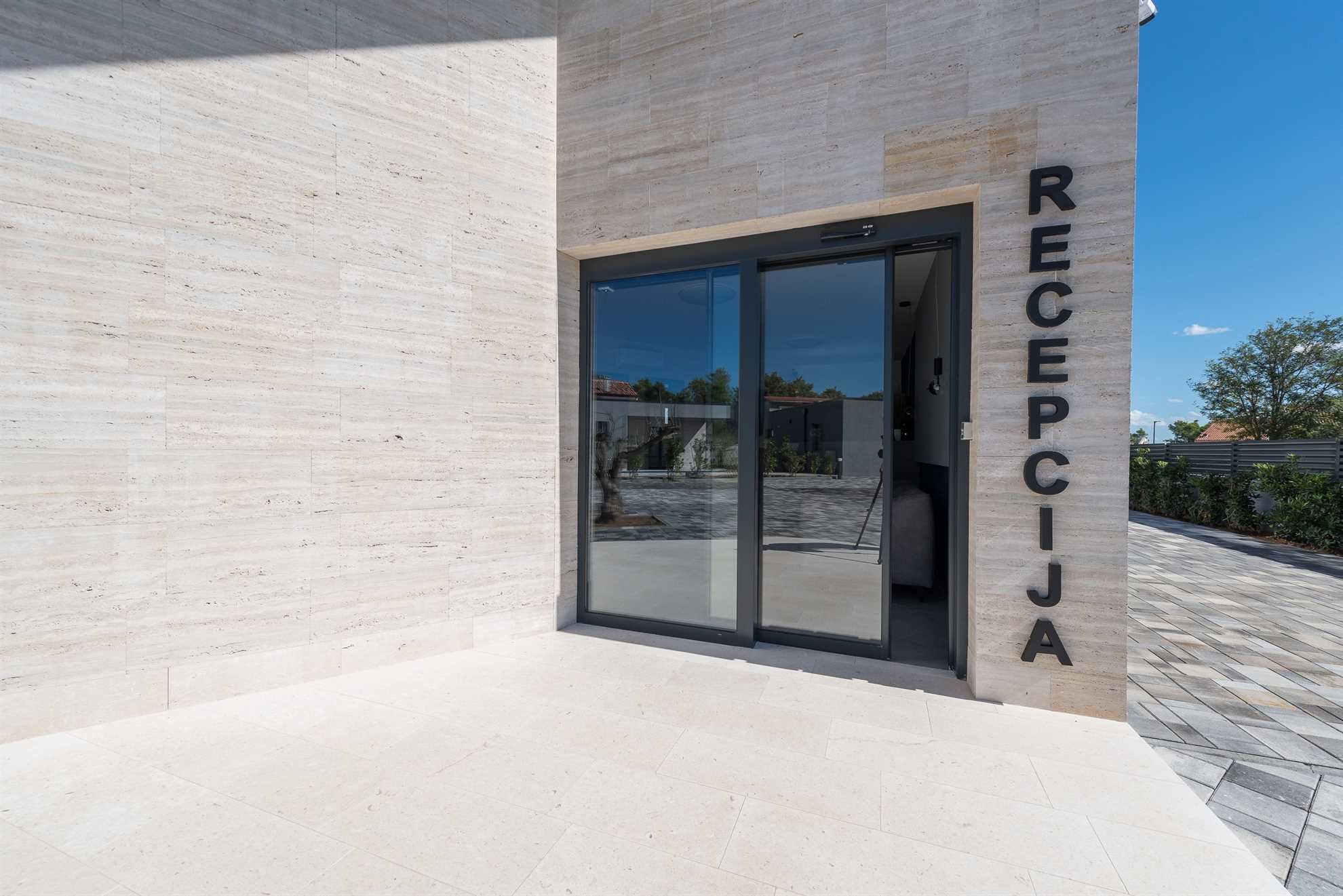 Obiteljska kuća za odmor s bazenom za 4-6 osoba | Fitness i Spa centar | Sportski tereni