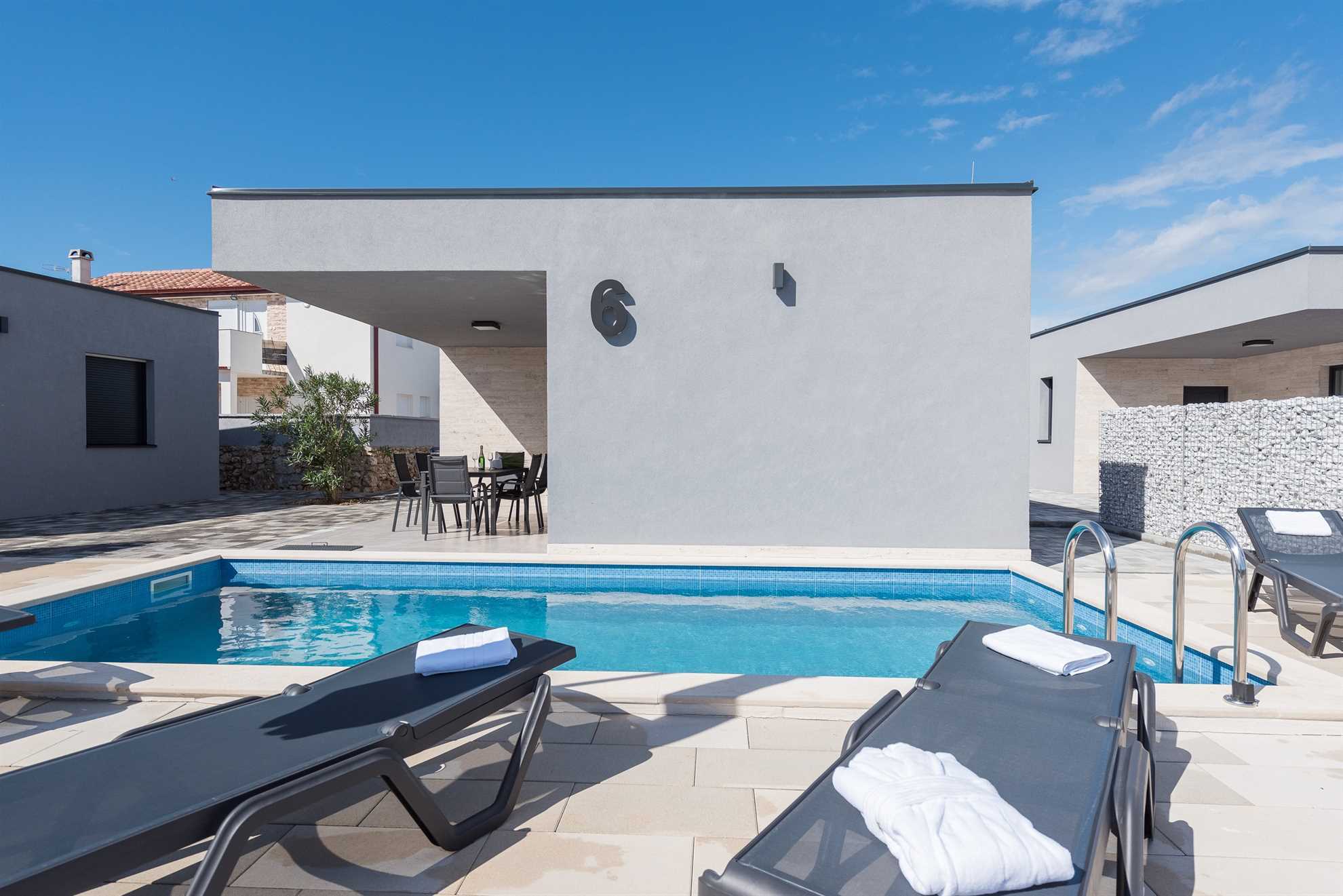 Villa s bazenom za 4-6 osoba, sauna, masaža, fitnes, sportsko igralište