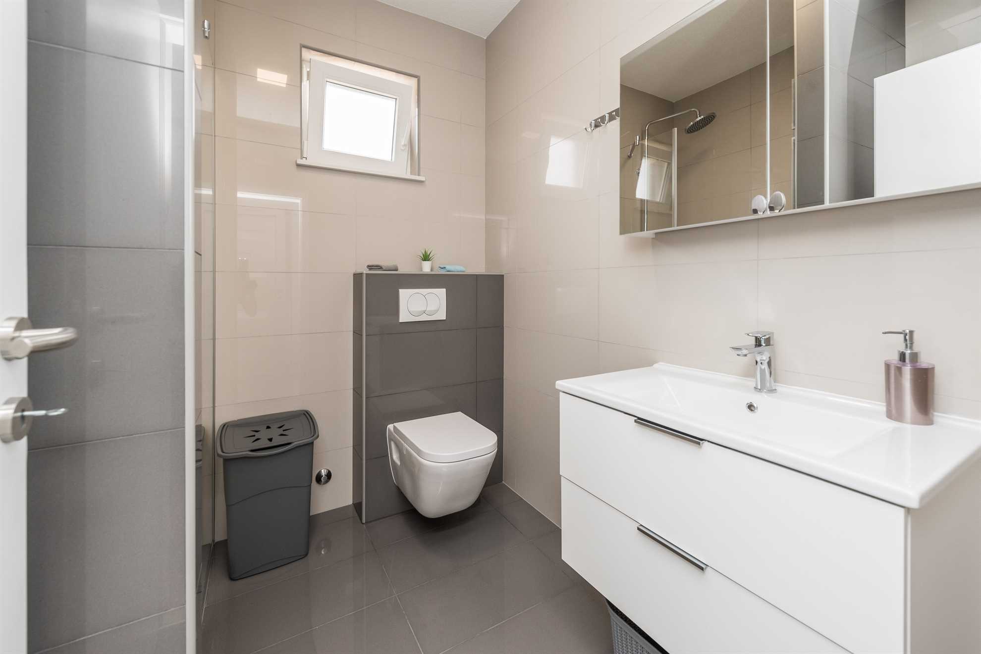 Apartman na mirnoj lokaciji | za 6 osoba | Djelomičan pogled na more