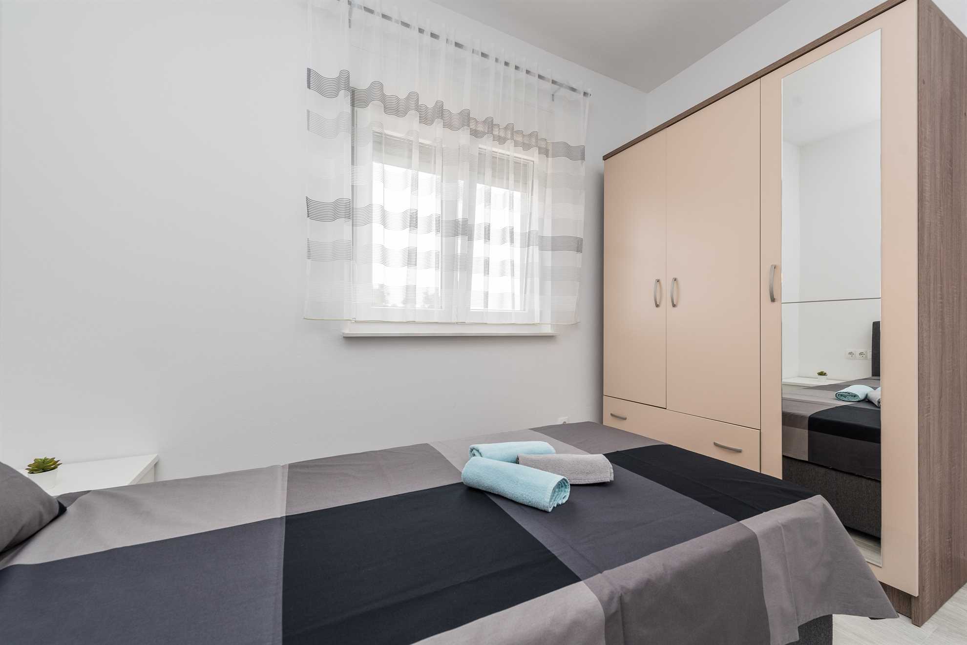 Apartman na mirnoj lokaciji | za 6 osoba | Djelomičan pogled na more
