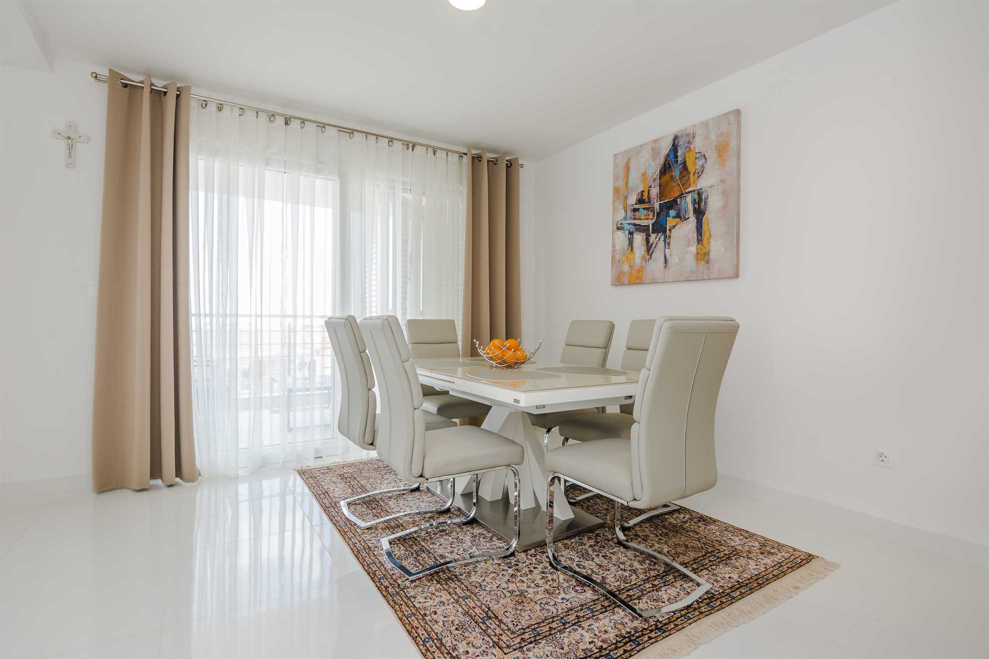 Apartman sa dvije spavaće sobe | 250 m od mora | djelomičan pogled na more