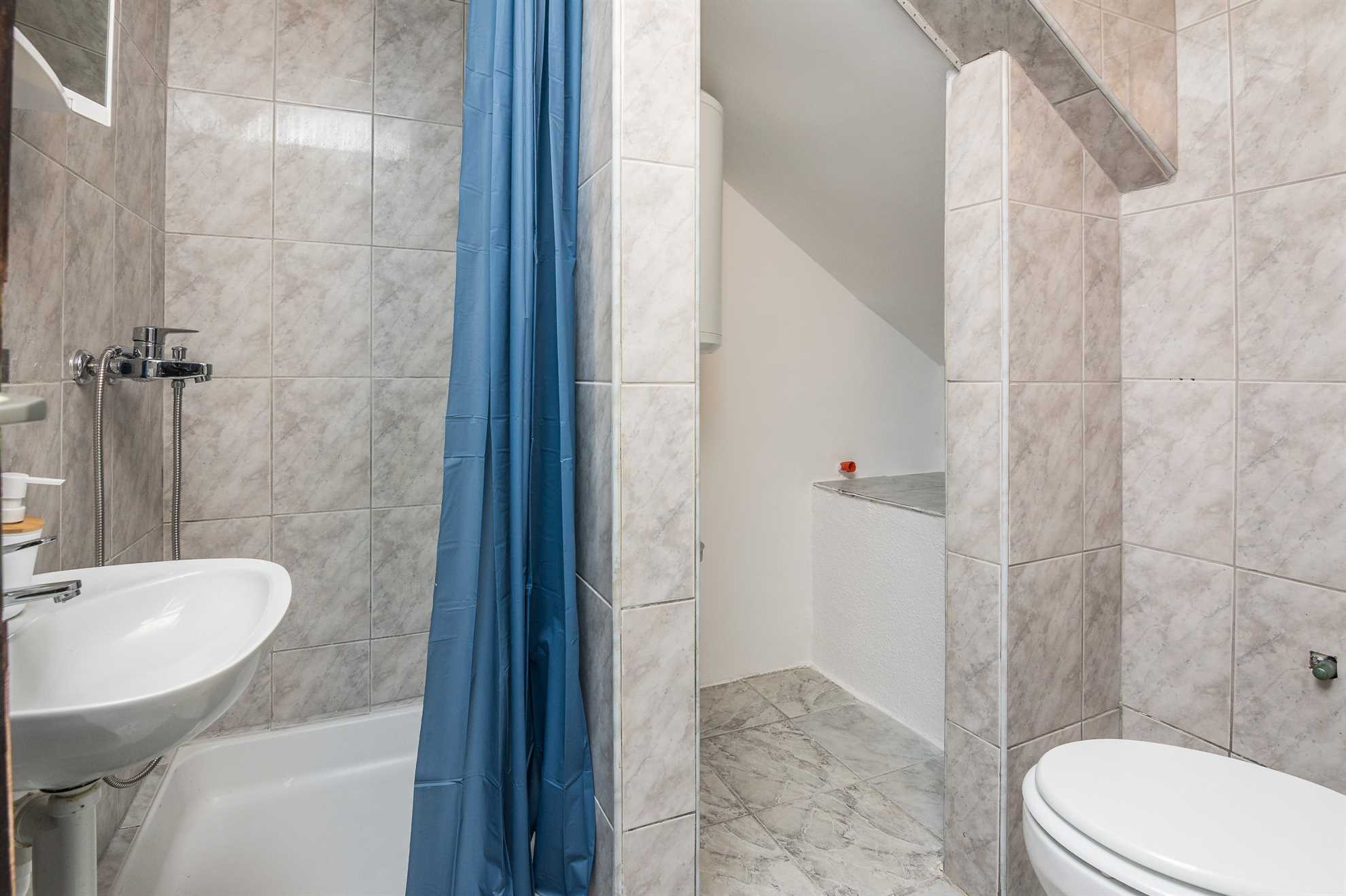 Apartman u prizemlju za 3-5 osoba | Klima uređaj, SAT TV, Wi-Fi internet