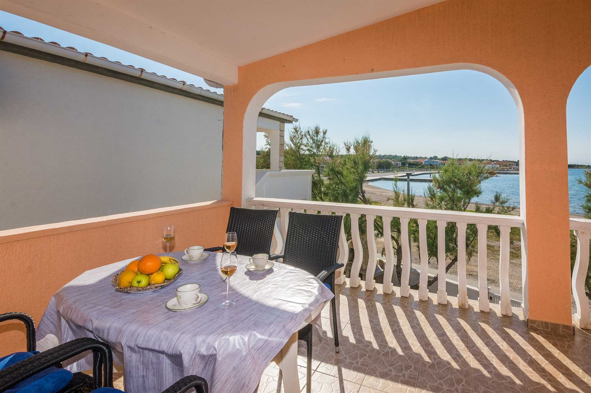 Apartman na prvom katu | Direktno na plaži | Pogled na more