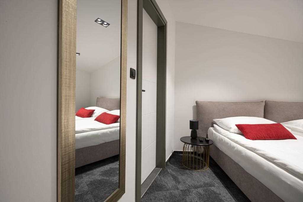 Standardna dvokrevetna soba s bračnim krevetom - Osijek