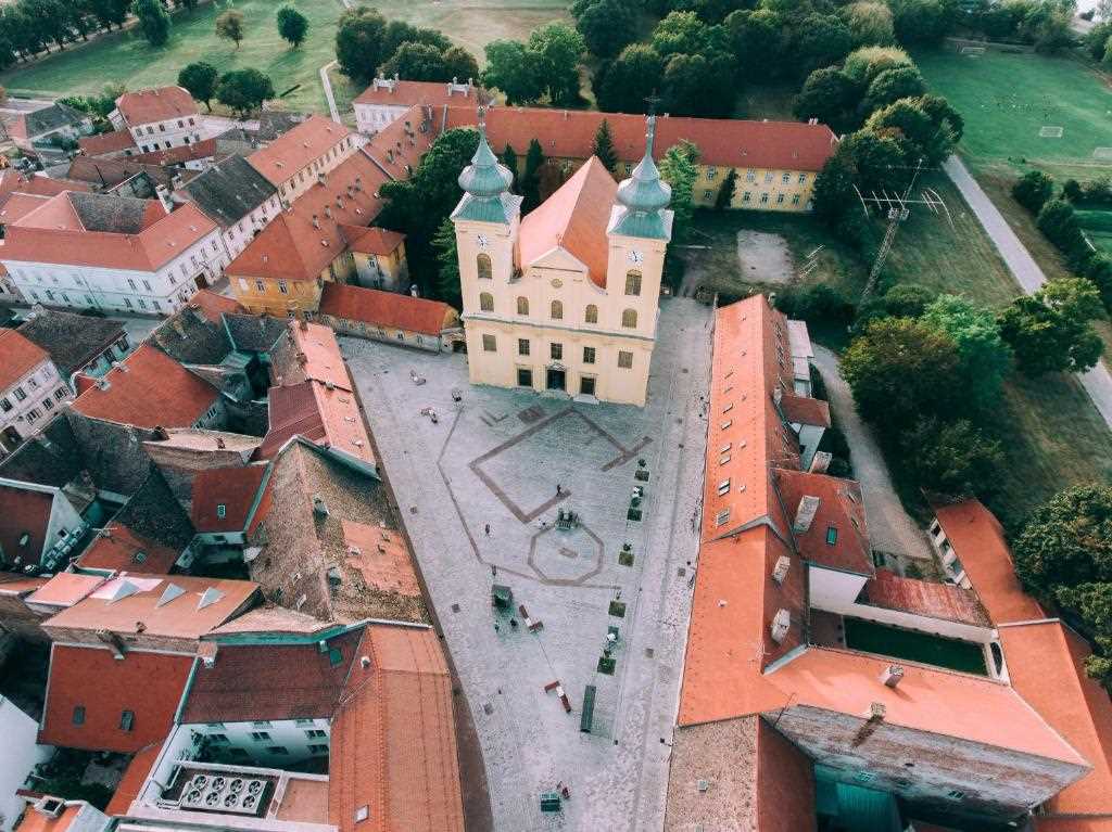 Standardna dvokrevetna soba s bračnim krevetom - Osijek