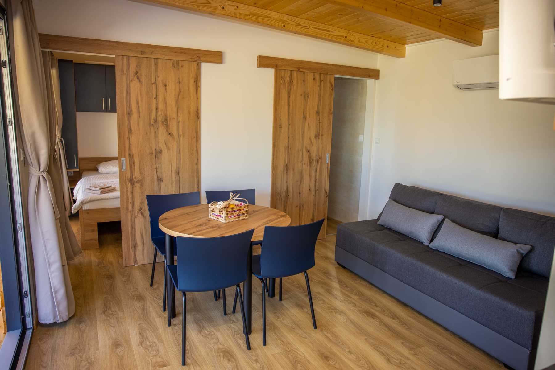 Mobilna kućica u Vinskom kampu Hažić