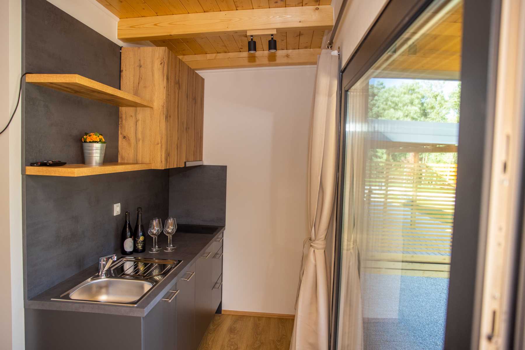 Mobilna kućica u Vinskom kampu Hažić