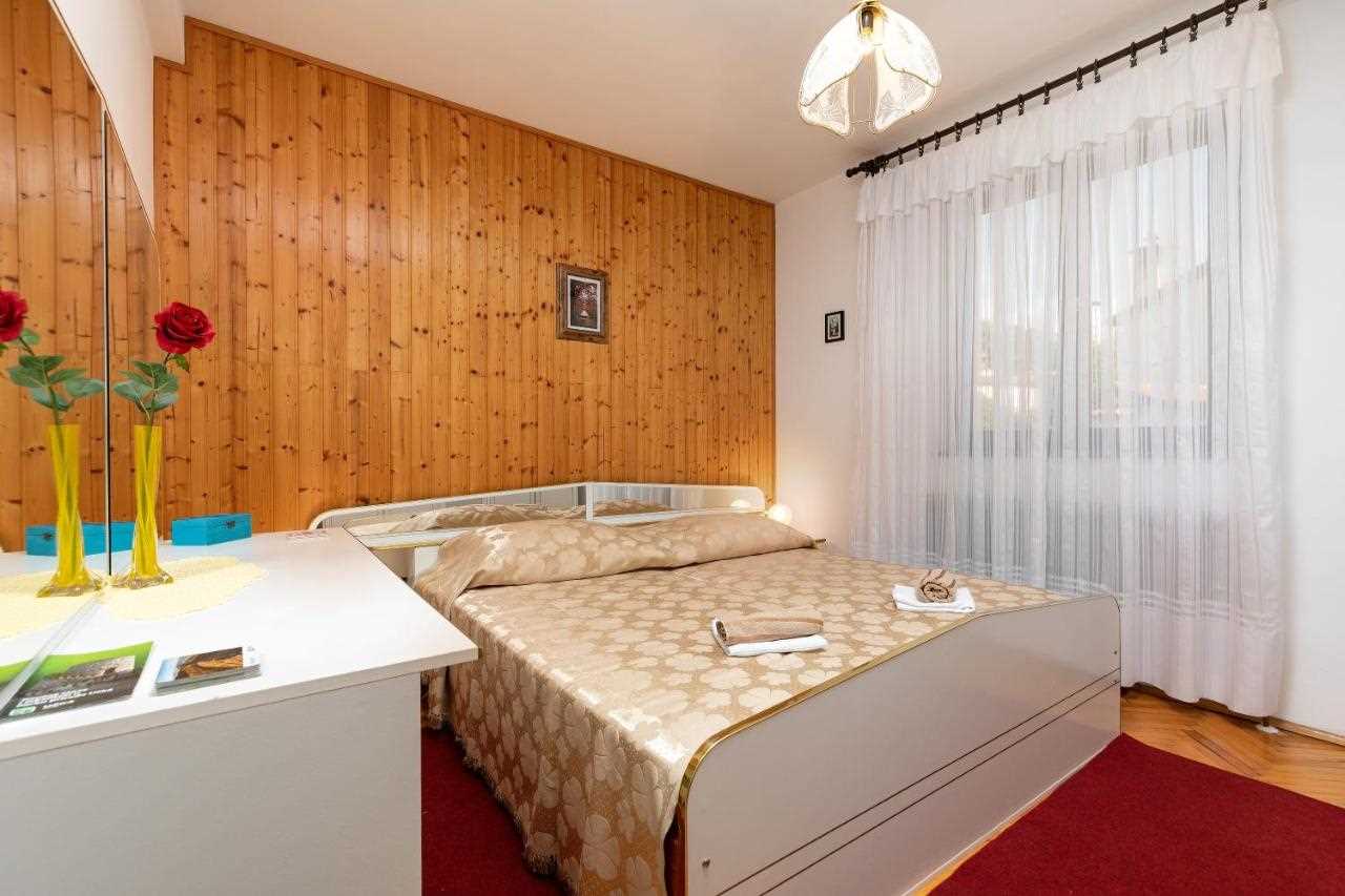 Pet-friendly apartment with a garden for a relaxing or active vacation.