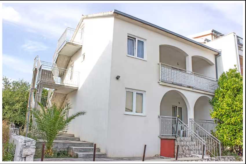 Apartman Dika – balkon, parking, 150m od mora, Trogir