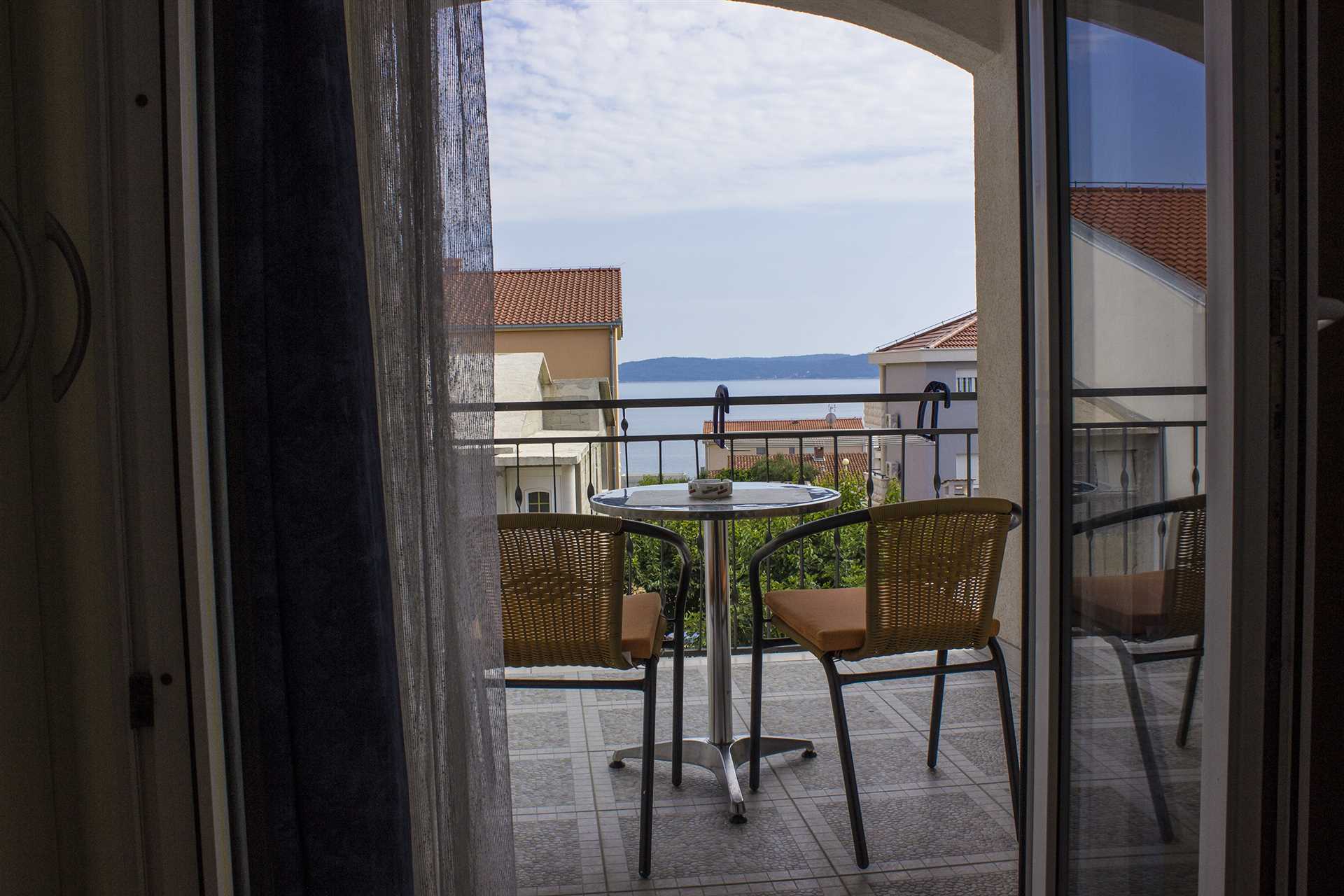Studio Dika – 150m od plaže, Balkon, WiFi, Parkirišče, Okrug Gornji