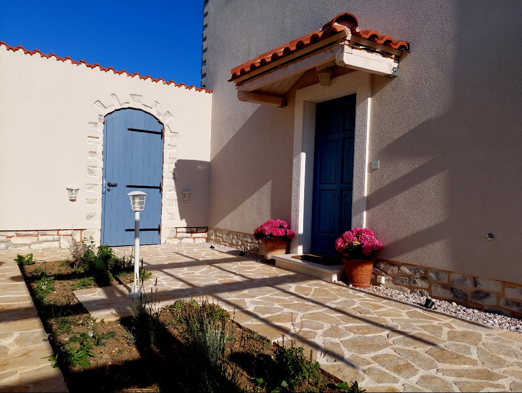 Vila s 2 bazena i savršenim pogledom na more: mir, tišina