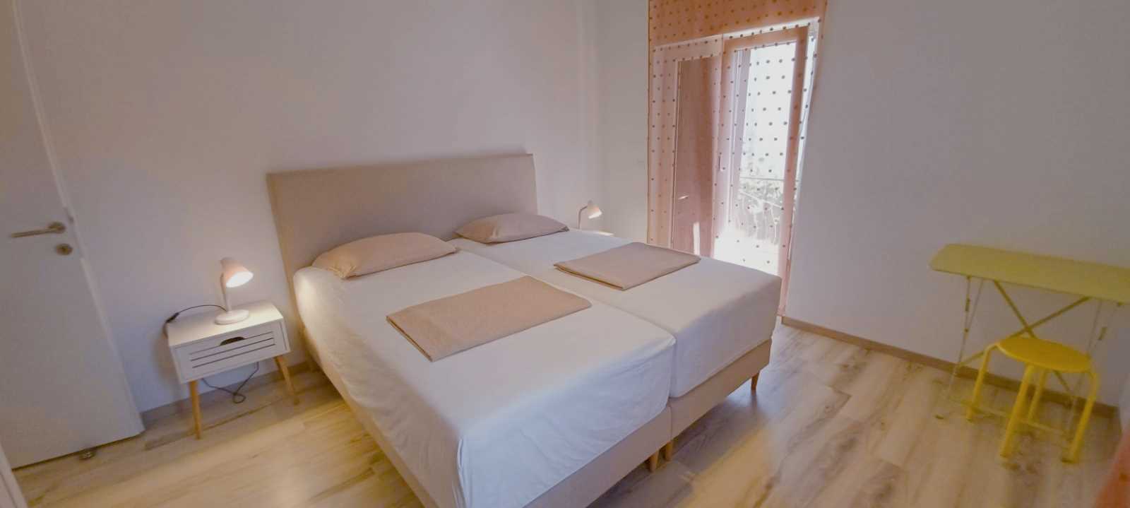 Renovirani apartman s dvije odvojene sobe, Vrboska
