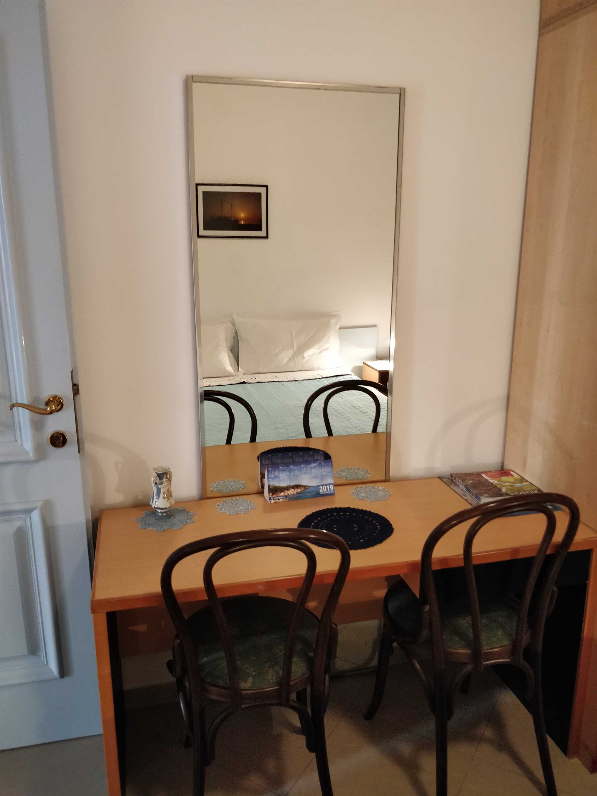 Apartments Petković, Žaborić - Blue apartment 50m from the sea, parking and berth