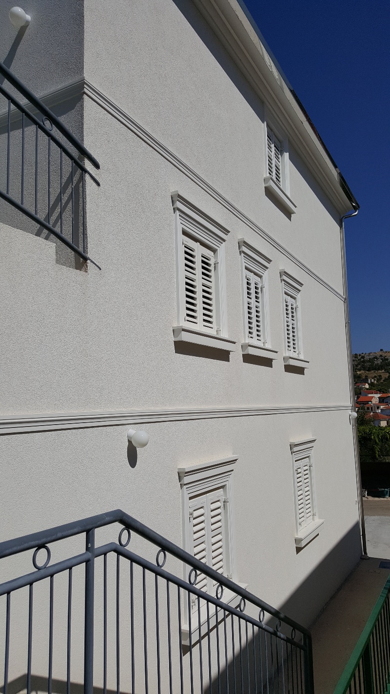 Apartments Petković, Žaborić - Blue apartment 50m from the sea, parking and berth