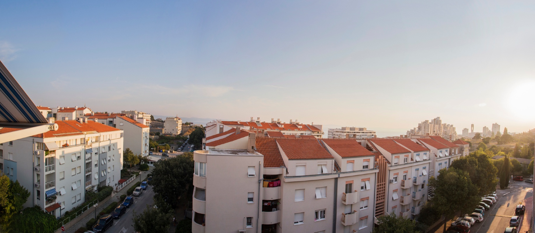 Apartman u stambenoj zgradi,novogradnja ,zadnji kat,pogled na otoke