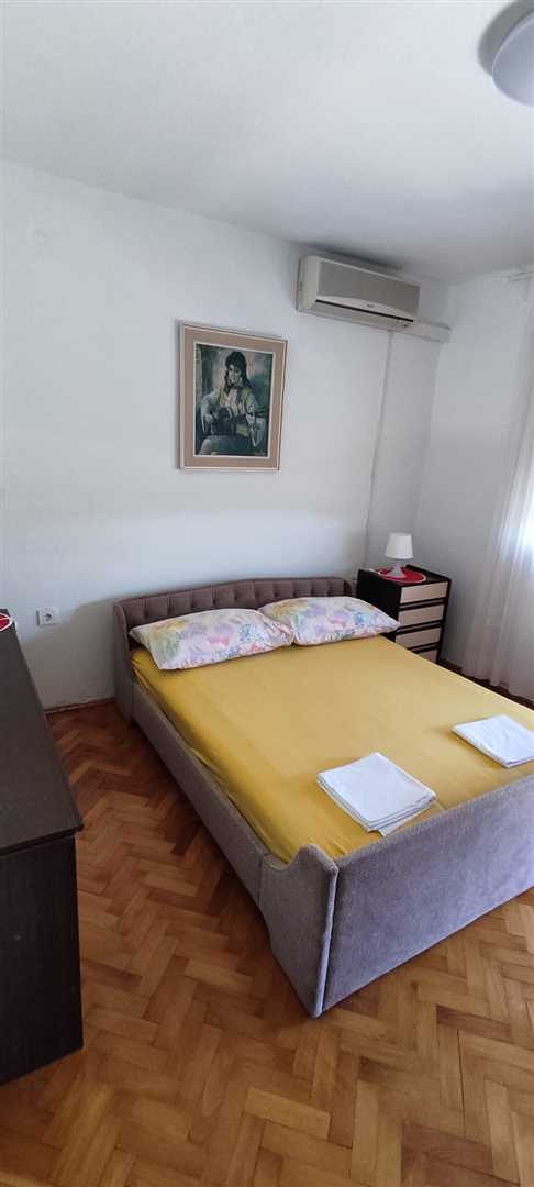 Apartman s tri spavaće sobe