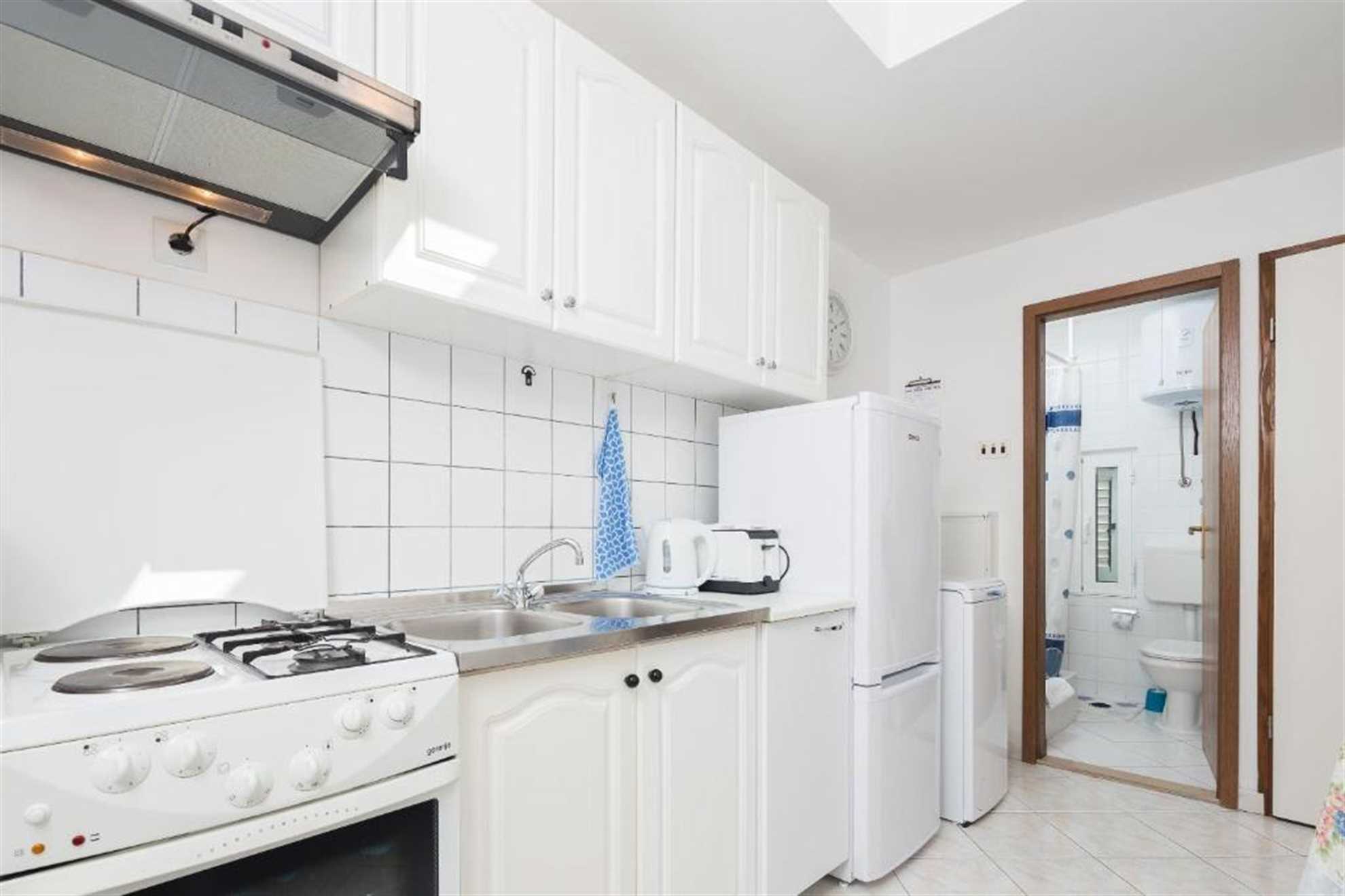 Apartma ima vse, kar potrebujete za prijetno bivanje.
