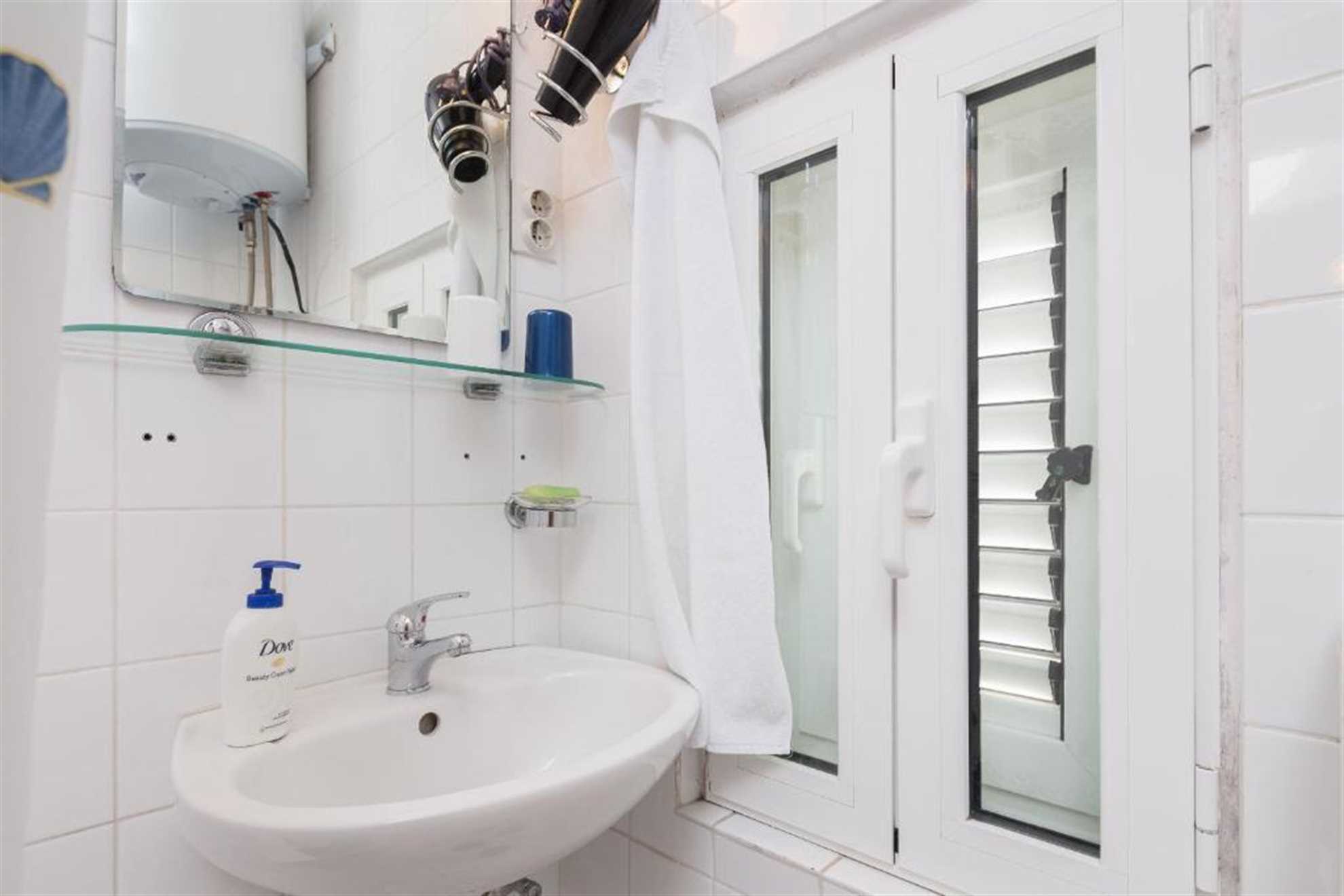 Apartma ima vse, kar potrebujete za prijetno bivanje.