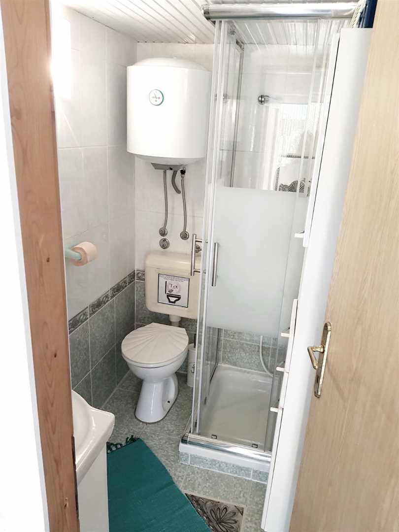 Moderni studio apartman sa velikom terasom, blizina Rajske plaže