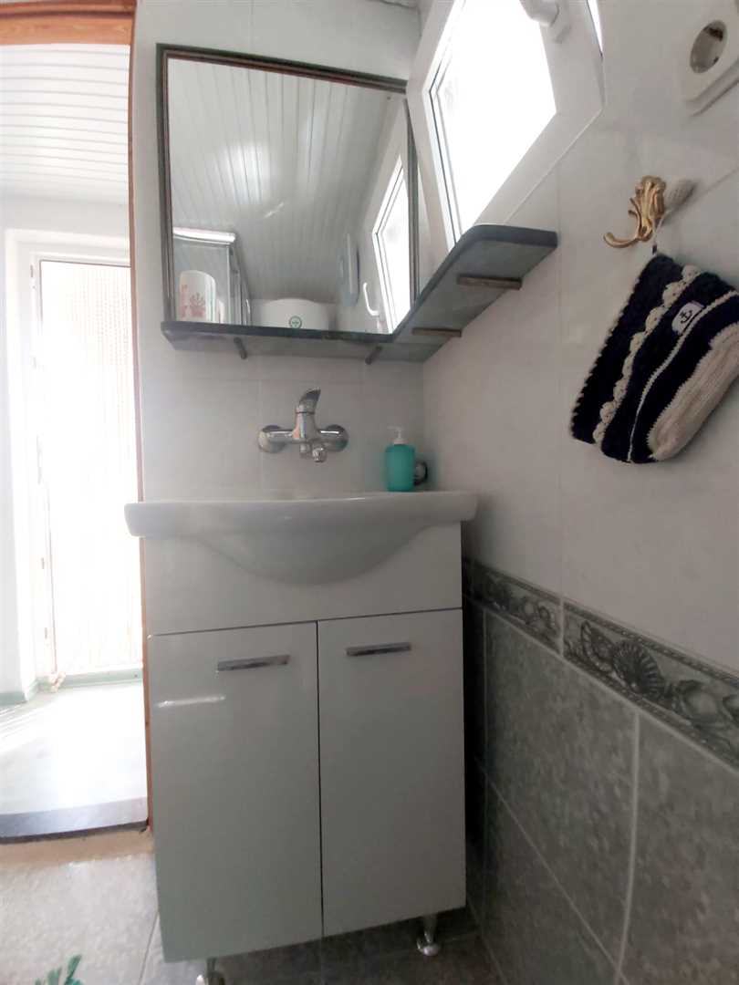 Moderni studio apartman sa velikom terasom, blizina Rajske plaže