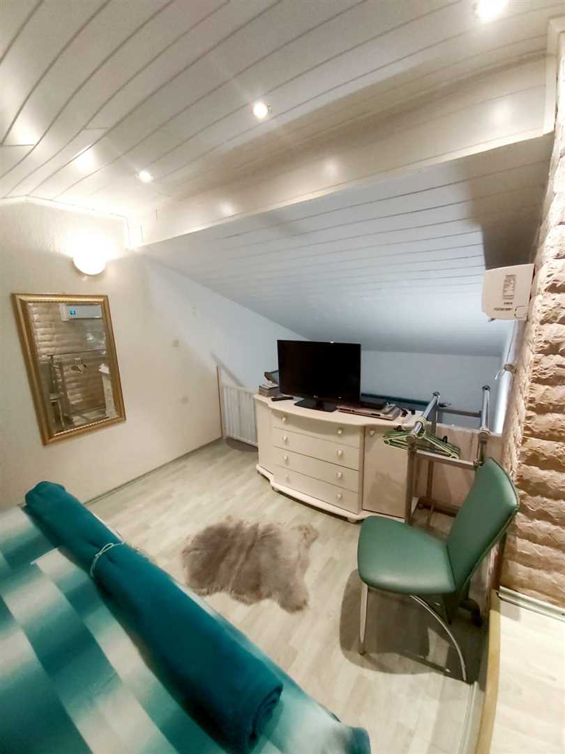 Moderni studio apartman sa velikom terasom, blizina Rajske plaže