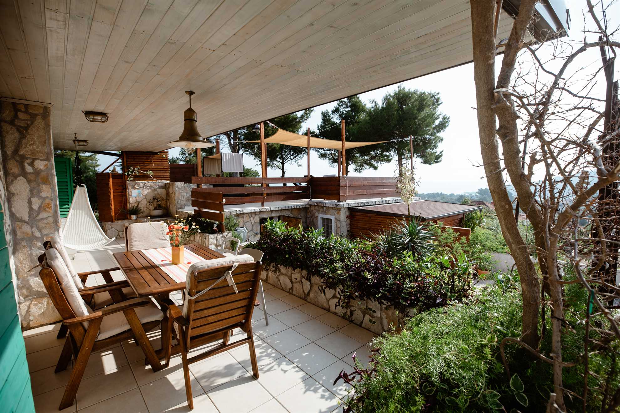 House with a large terrace for a perfect family vacation - ISLAND OF ŠOLTA