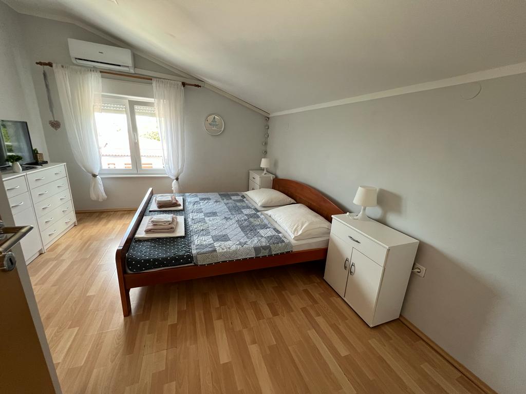 Apartment 7: Novi Vinodolski 50 m from the sea