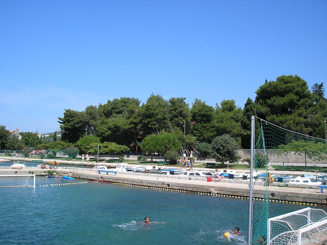 Sveti Filip i Jakov Apartman Borelli u šumi kraj mora