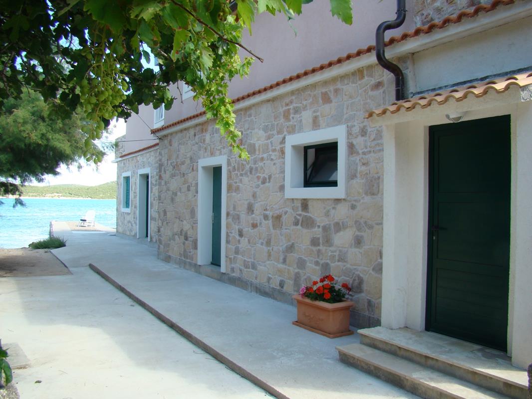 Apartman uz more za 2 osobe - JAKA 2