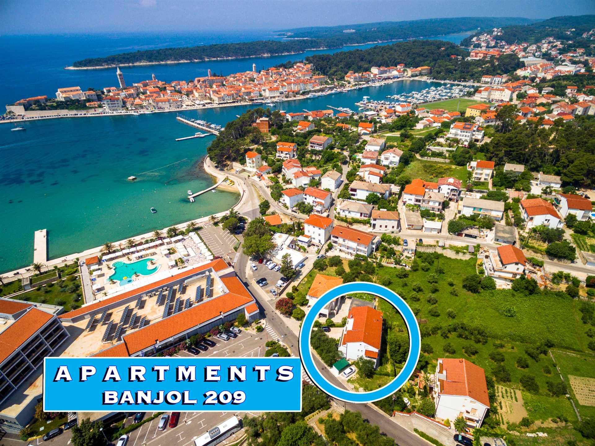 Dvosobno stanovanje na Rabu s pogledom na morje