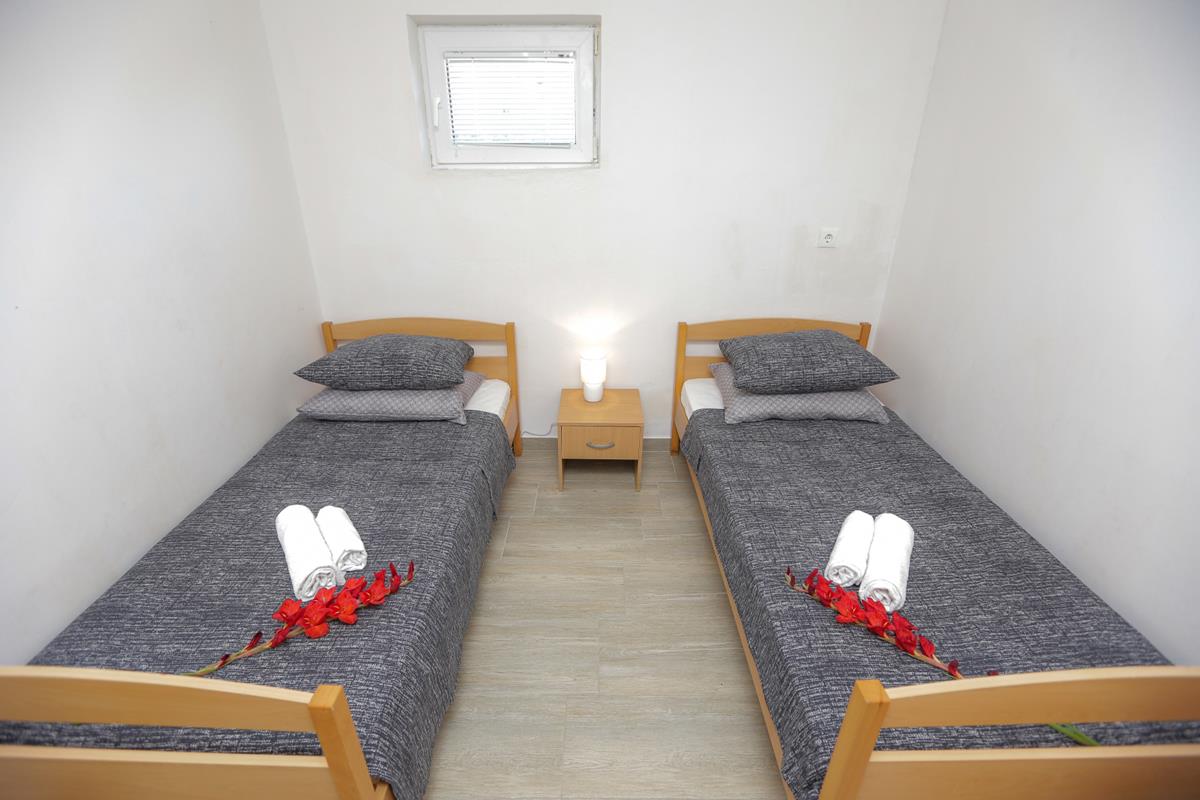 Čudovit apartma Uvala Plemic 1 s pogledom na morje - Rtina