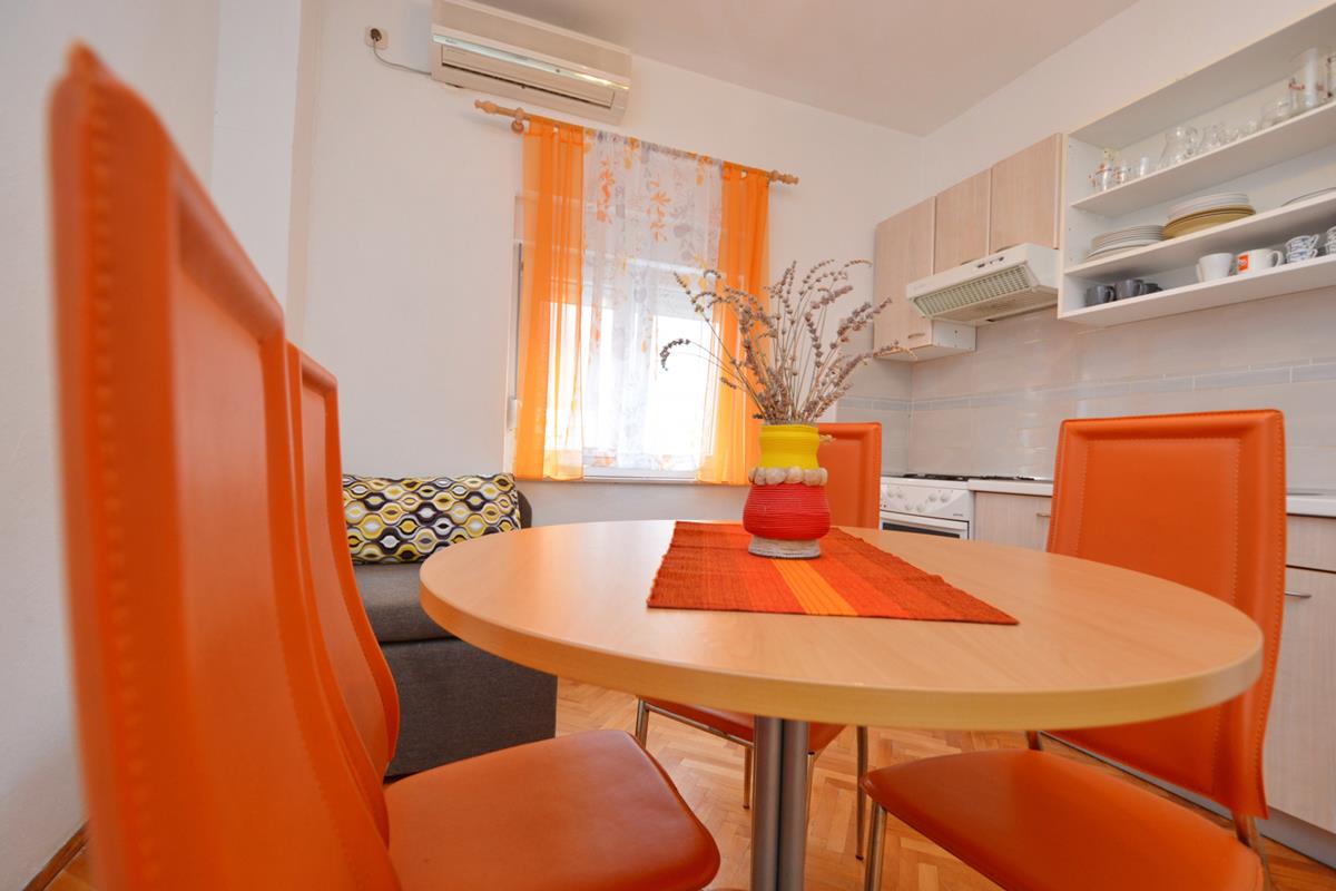 Čudovit apartma Antonija 1 - Starigrad Paklenica