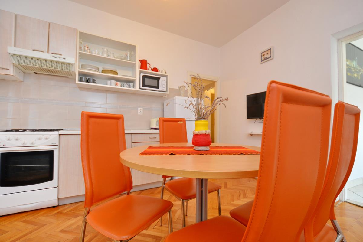 Čudovit apartma Antonija 1 - Starigrad Paklenica