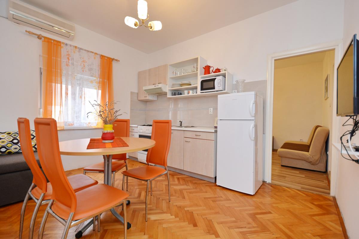 Čudovit apartma Antonija 1 - Starigrad Paklenica