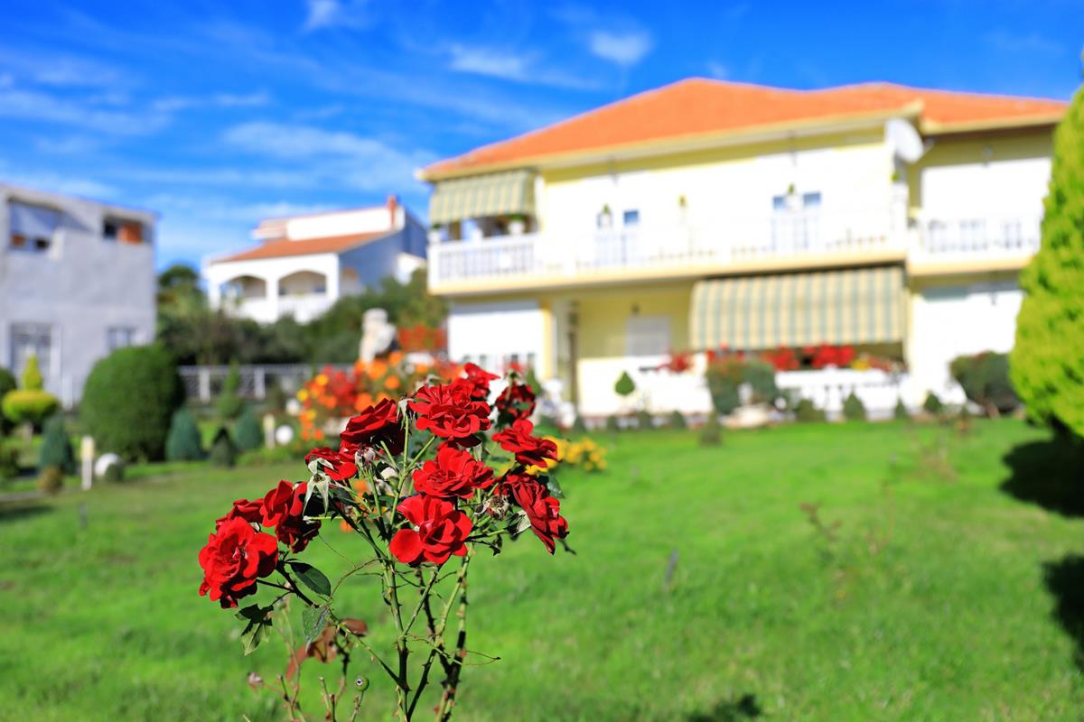 Apartma Lenkić za večje skupine s čudovitim vrtom in bližino morja - Bibinje