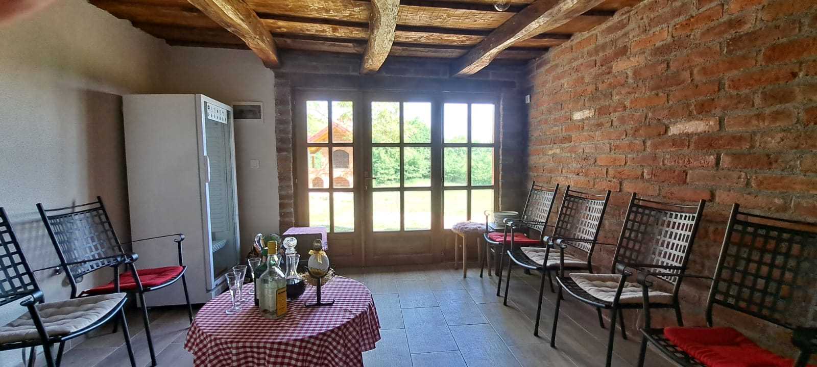 Kokotova hiža kuća za odmor sa četiri drvena objekta, roštilj, jaccuzi