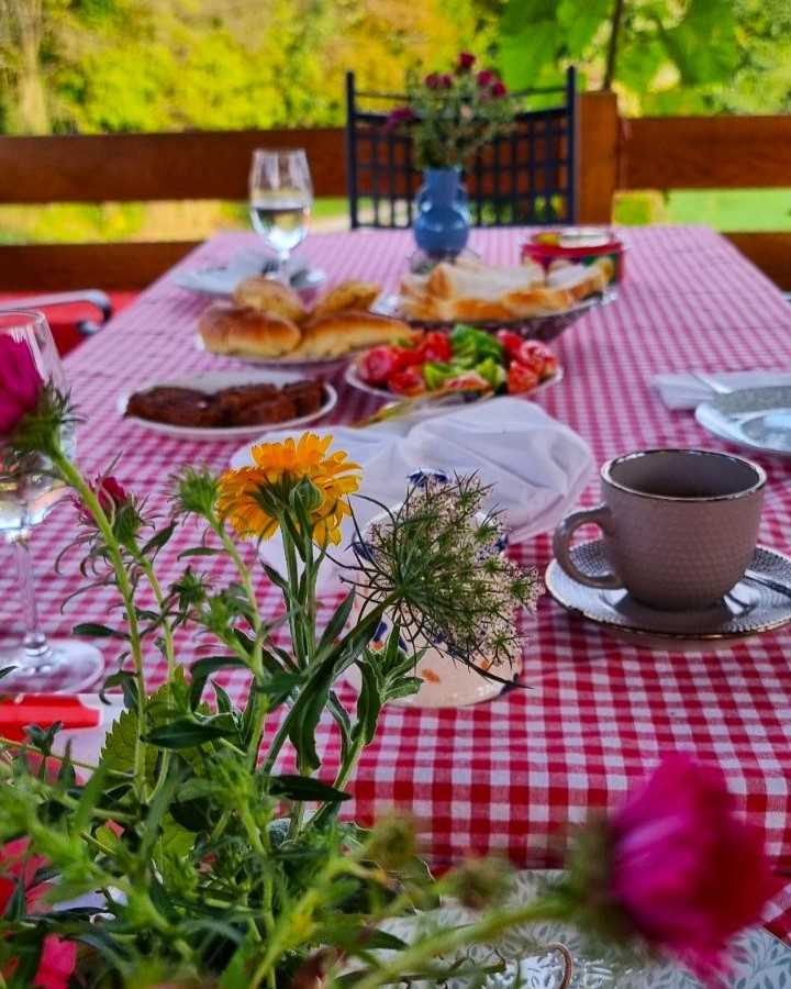 Kokotova hiža kuća za odmor sa četiri drvena objekta, roštilj, jaccuzi