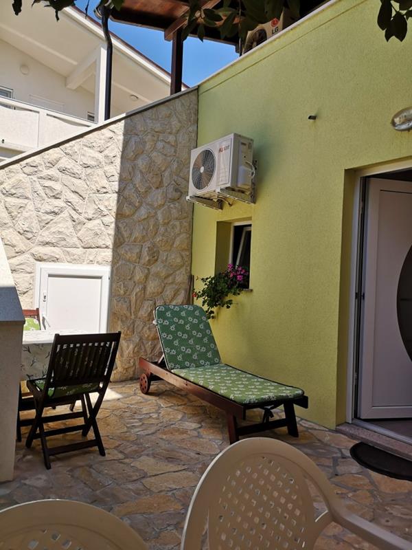 Povljana apartment rental ground floor