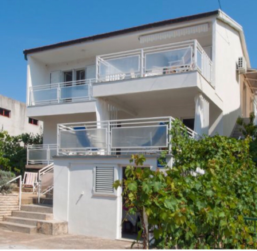 Apartments Orlovic Brodarica