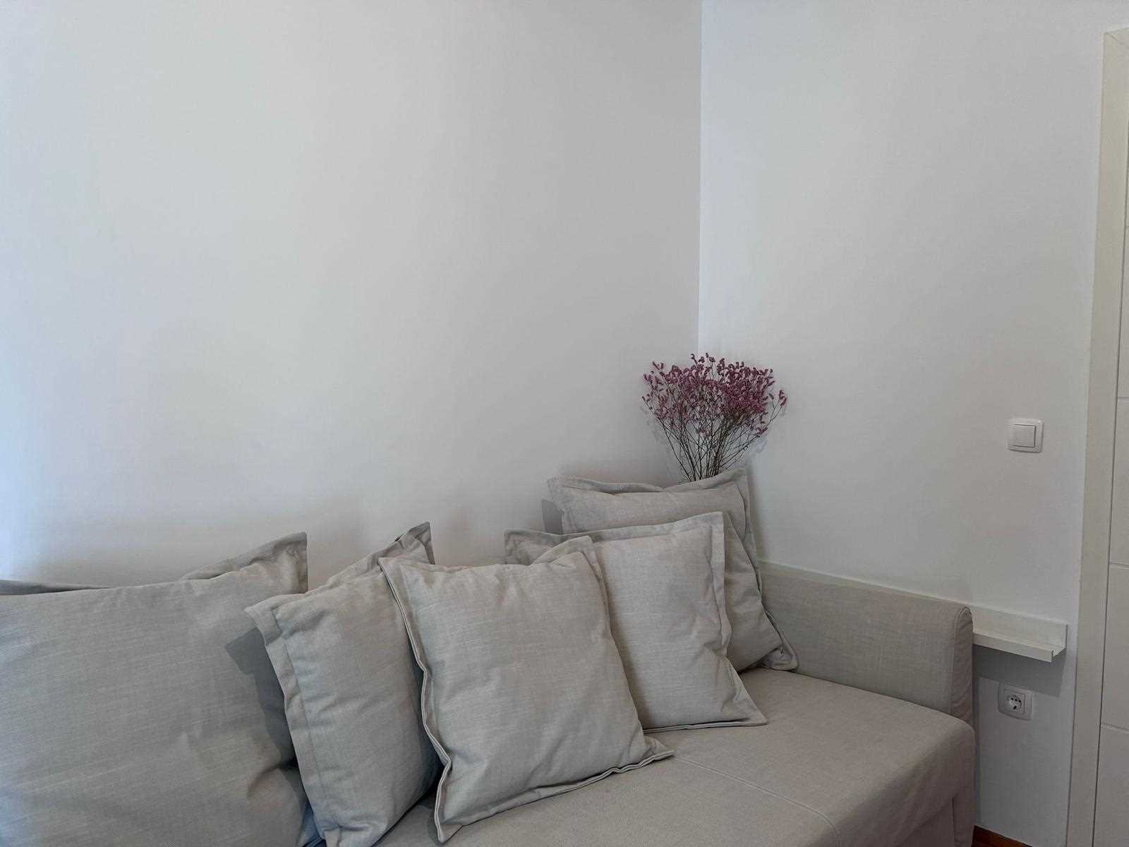 Idealan apartman za mlade obitelji, do plaže 100m, natkriven parking