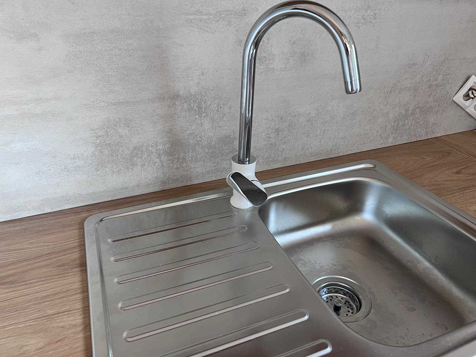 Idealan apartman za mlade obitelji, do plaže 100m, natkriven parking
