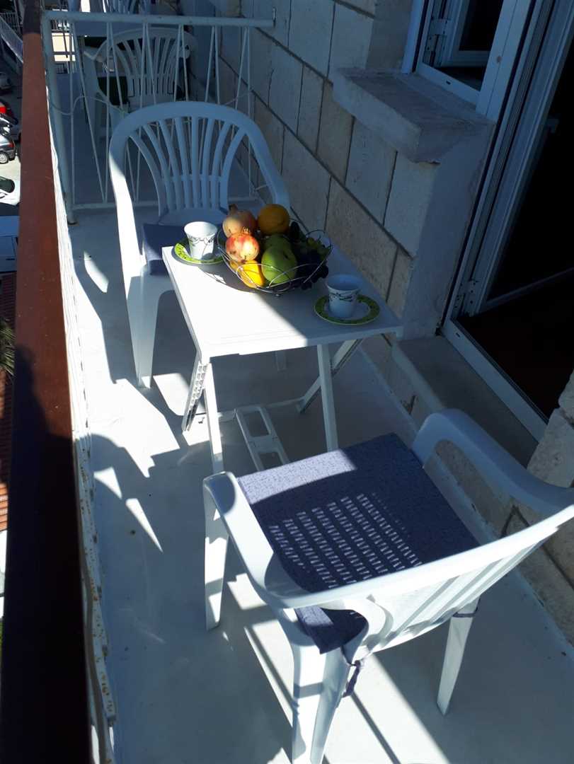 Dvosobni apartman,prvi red do mora s prekrasnim pogledom