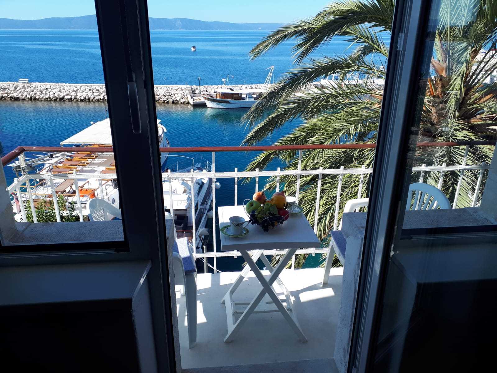 Two-room apartment, first row to the sea with a beautiful view