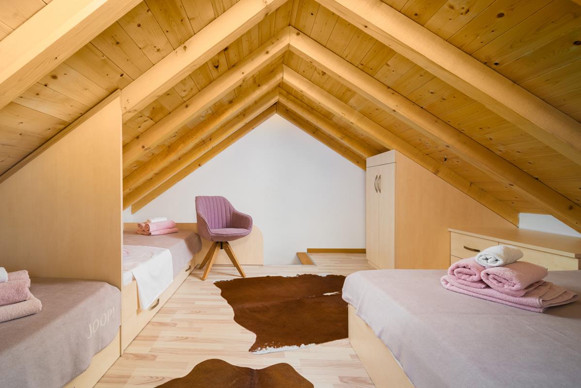 Holiday home Mia with private heated pool and jacuzzi