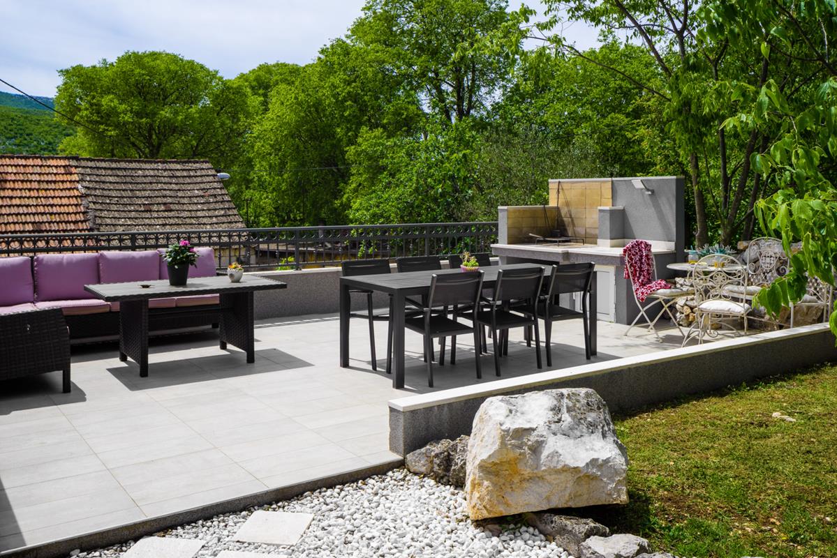 Holiday home Mia with private heated pool and jacuzzi