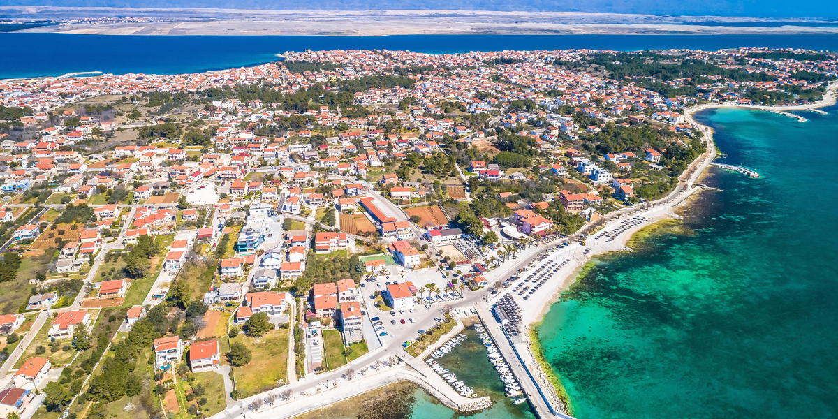 Hrvati godinama ljetuju u Viru, donosimo listalicu zašto je toliko poseban